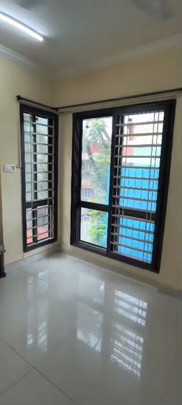 Room in 1 BHK Apartment at Narayan Niwas Vile Parle East, Vile Parle East – for Rent