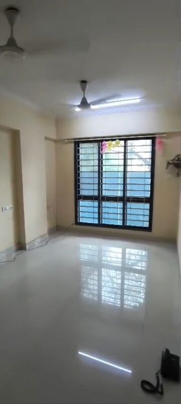 Room in 1 BHK Apartment at Narayan Niwas Vile Parle East, Vile Parle East – for Rent