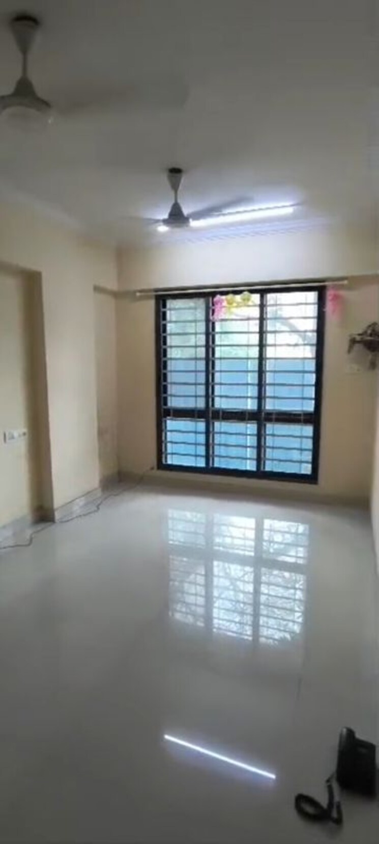 Room, narayan-niwas-vile-parle-east 1 Bedroom 500 Sq.Ft. Apartment In Vile Parle East Mumbai 9728296