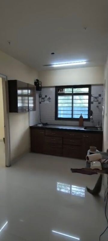 Room in 1 BHK Apartment at Narayan Niwas Vile Parle East, Vile Parle East – for Rent