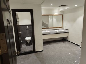 Room in 6+ BHK Villa at Sector 44 – for Rent