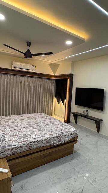 Bedroom in 3 BHK Apartment at Andheri CHS, Andheri West – for Rent
