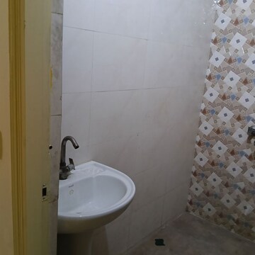 Bathroom in 2 BHK Apartment at RWA Apartments Sector 45, Sector 45 – for Rent