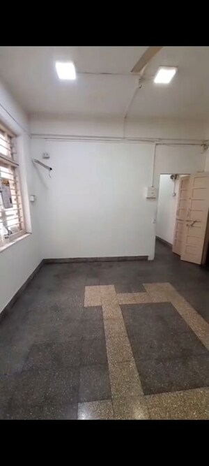 Room in 1 BHK Apartment at Govind Nagar CHS Vile Parle, Vile Parle East – for Rent