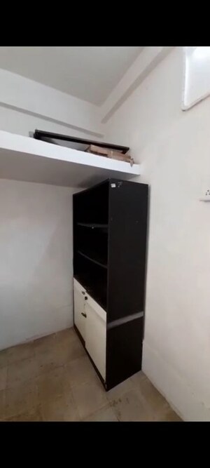 Furnished Amenities in 1 BHK Apartment at Govind Nagar CHS Vile Parle, Vile Parle East – for Rent