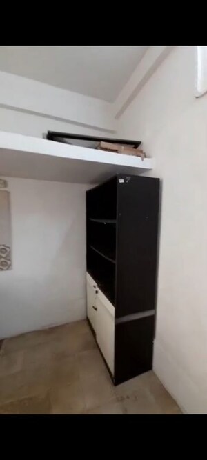 Furnished Amenities in 1 BHK Apartment at Govind Nagar CHS Vile Parle, Vile Parle East – for Rent