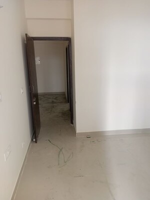 Room in 3 BHK Apartment at Amolik Sankalp, Sector 85 – for Rent