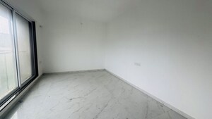 Room in 2 BHK Apartment at Andheri CHS, Andheri West – for Rent