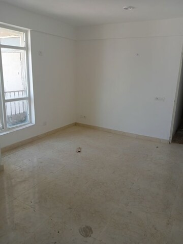 Room in 3 BHK Apartment at Vashisht Heights, Sector 87 – for Rent