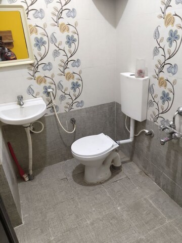 Bathroom in 1 BHK Apartment at Sri Sai Residency Kadubeesanahalli, Kadubeesanahalli – for Rent