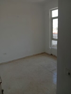 Room in 3 BHK Apartment at Vashisht Heights, Sector 87 – for Rent