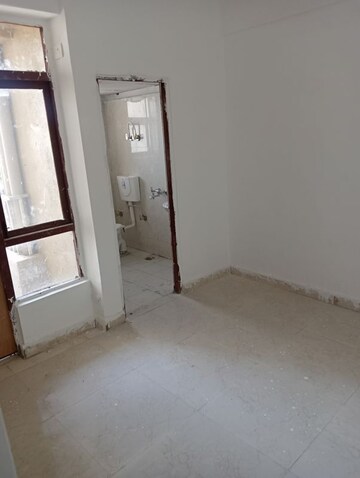 Room in 3 BHK Apartment at Vashisht Heights, Sector 87 – for Rent