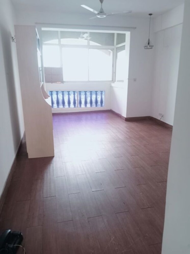 Balcony, dlf-regency-park-i 2 Bedroom 1150 Sq.Ft. Apartment In Dlf Phase iv Gurgaon 9728371