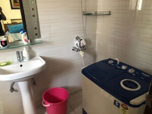 Team Area in 3 BHK Apartment at Omaxe R2, Gomti Nagar – for Rent