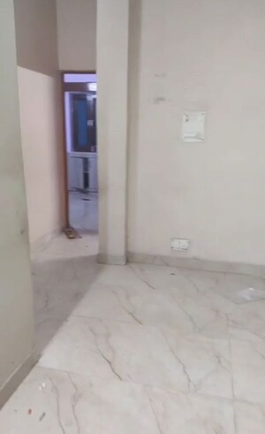 Room in 2 BHK Builder Floor at Sector 27 – for Rent