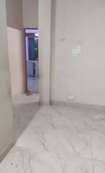 Room in 2 BHK Builder Floor at Sector 27 – for Rent