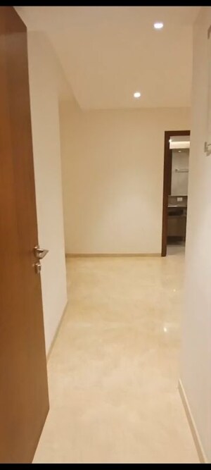 Room in 3 BHK Apartment at Hiranandani Lake Enclave Glendale, Thane West – for Sale