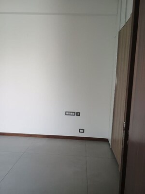 3.5 BHK Builder Floor For Sale in Unitech Nirvana Country Cedar Crest, Sector 50