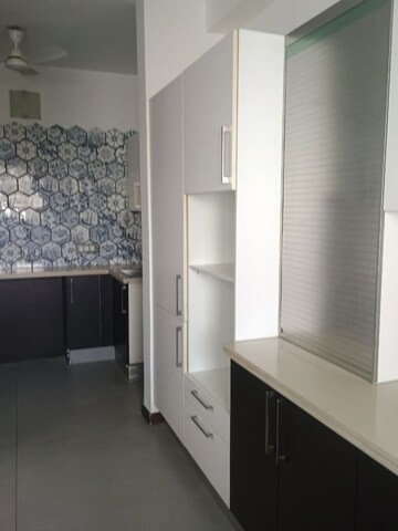 Master Bedroom in 3.5 BHK Builder Floor at Unitech Nirvana Country Cedar Crest, Sector 50 – for Sale