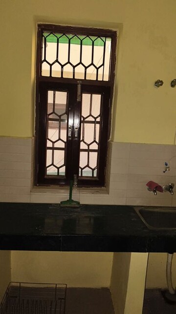 Room in 1 RK Independent House at Gomti Nagar – for Rent