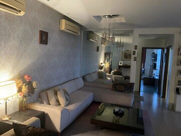 Living Room in 2.5 BHK Apartment at Goregaon East – for Rent