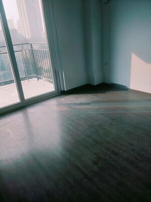 Room in 3.5 BHK Apartment at Conscient Heritage One, Sector 62 – for Rent