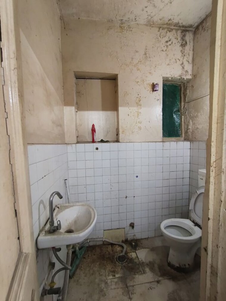 Floor Plan, vasant vihar Commercial Office Space 700 Sq.Ft. In Vasant Vihar Delhi 9728472