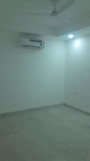 Room in 4 BHK Builder Floor at Eros Rosewood City, Sector 49 – for Rent