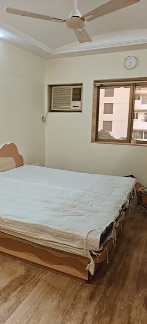 Room in 2 BHK Apartment at Shubh Apartments, Worli – for Rent