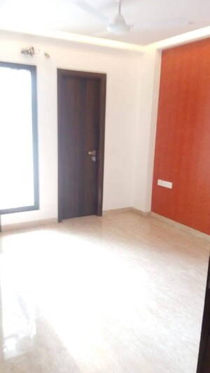 Room in 3 BHK Apartment at Saket – for Rent
