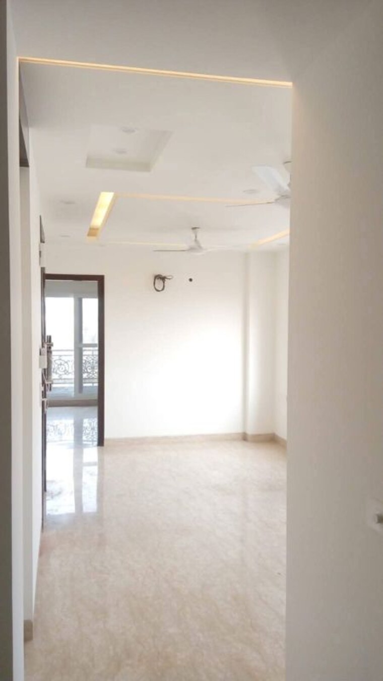 Room, saket 3 Bedroom 1600 Sq.Ft. Apartment In Saket Delhi 9728495
