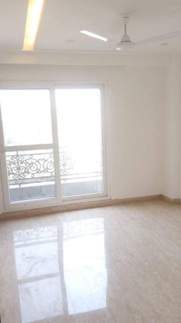 Room, saket 3 Bedroom 1600 Sq.Ft. Apartment In Saket Delhi 9728495