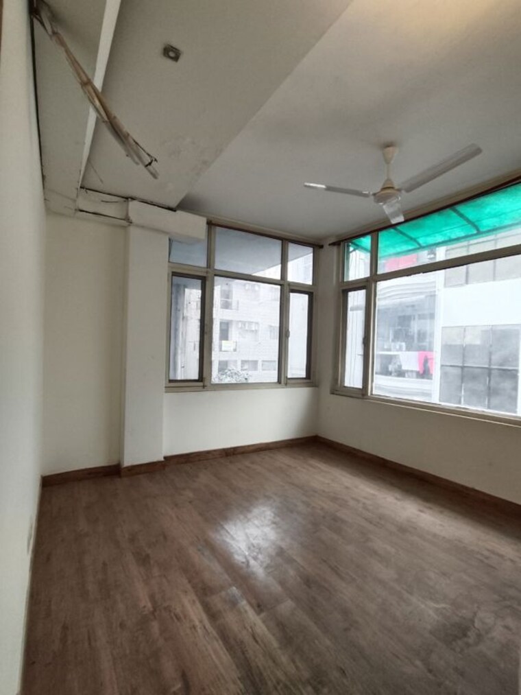 Room, kalkaji 3 Bedroom 2700 Sq.Ft. Builder Floor In Kalkaji Delhi 9728501