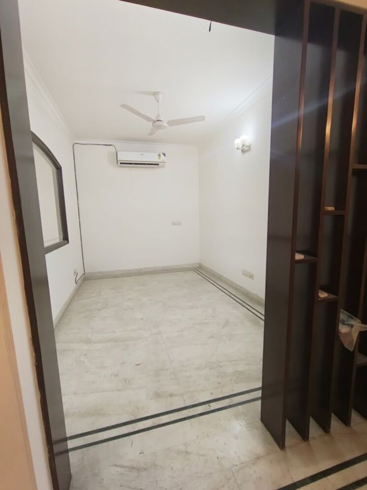 Bathroom, kalkaji 3 Bedroom 2700 Sq.Ft. Builder Floor In Kalkaji Delhi 9728501