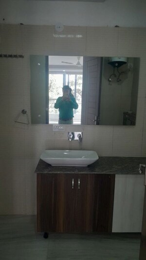 Bathroom in 4 BHK Builder Floor at Unitech South City II, Sector 50 – for Rent