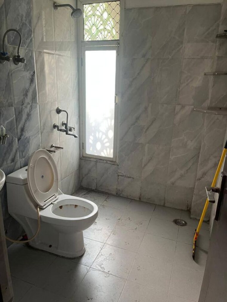 Bathroom, saket 3 Bedroom 1500 Sq.Ft. Apartment In Saket Delhi 9728518