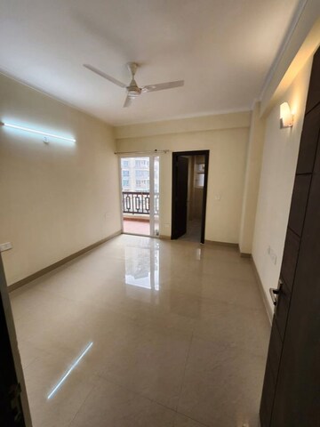 Room in 3 BHK Apartment at Saket – for Rent