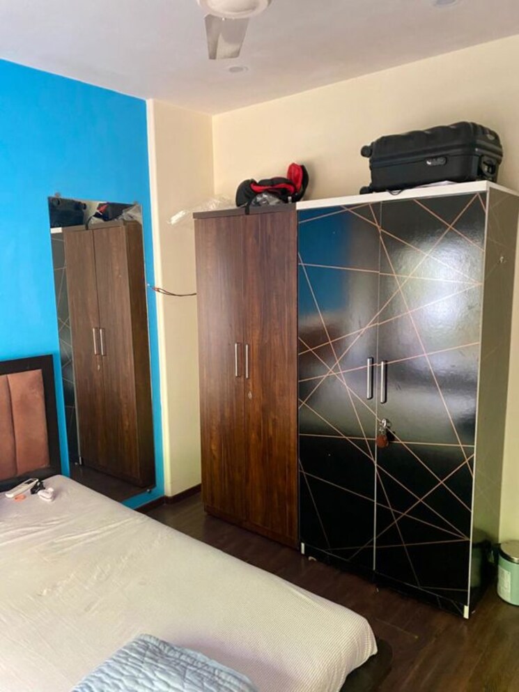 Bathroom, vaishali-chs-juhu 3 Bedroom 1150 Sq.Ft. Apartment In Juhu Mumbai 9728521