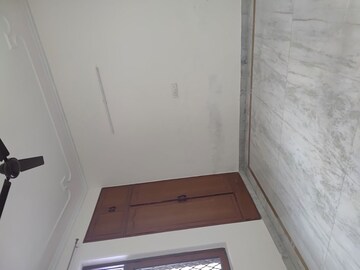 Furnished Amenities in 3 BHK Builder Floor at S S Southend, Sector 49 – for Rent