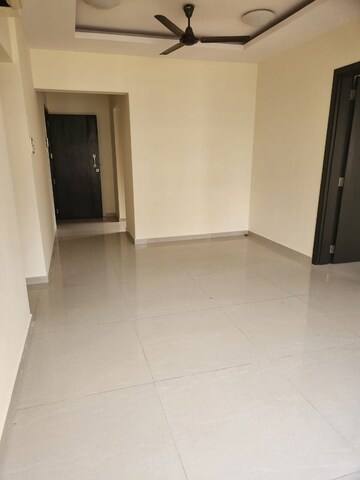 Room in 2 BHK Apartment at Lalani Grandeur, Goregaon East – for Sale