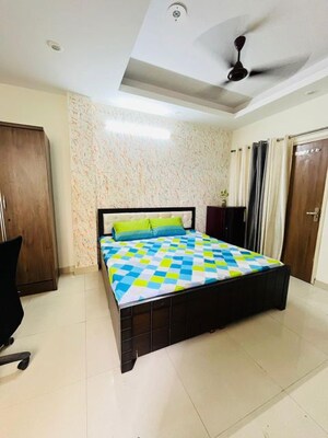 Bedroom in 1 RK Builder Floor at Vipul Square, Sushant Lok I – for Rent