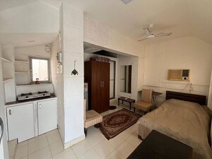 Bedroom in 1 RK Apartment at Bandra West – for Rent