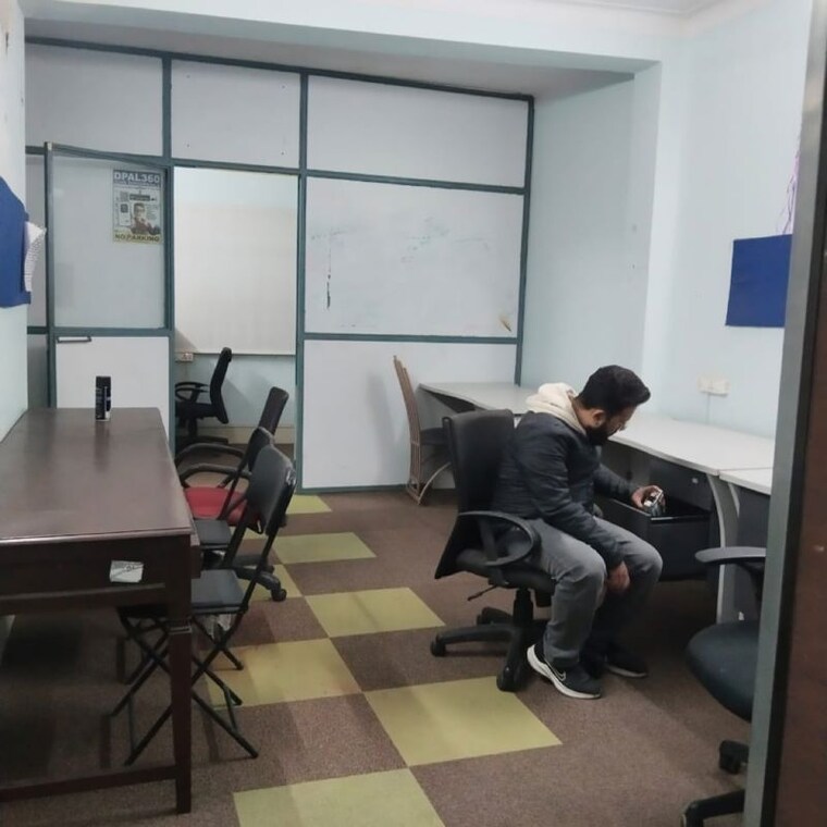 Team Area, raheja-the-delhi-mall Commercial Office Space in IT/SEZ 900 Sq.Ft. In Shadipur Delhi 9728635