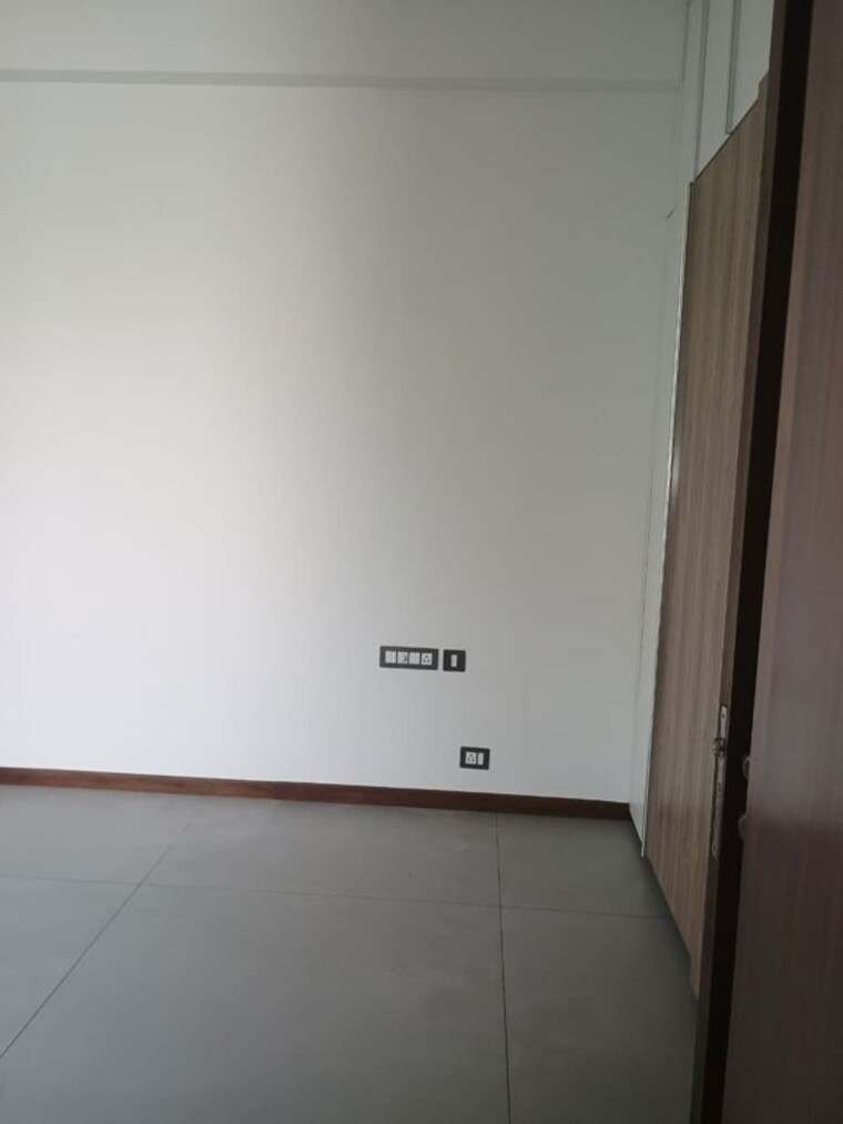 Room, unitech-nirvana-country-cedar-crest 3.5 Bedroom 360 Sq.Yd. Builder Floor In Sector 50 Gurgaon 9728636