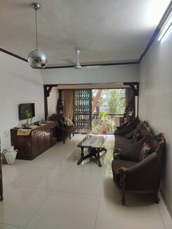 2 BHK + Pooja Room Apartment For Rent in Bandra West