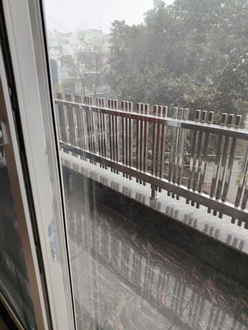 Balcony in 2 BHK Builder Floor at Sector 40 – for Rent