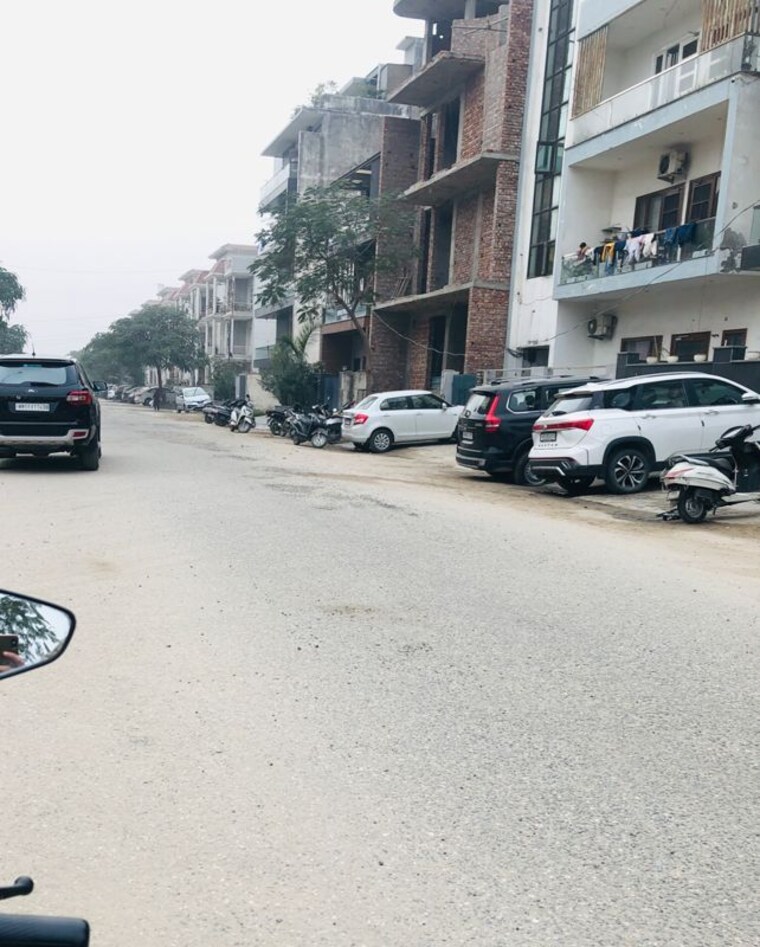  Parking, sector 24 3 Bedroom 250 Sq.Yd. Builder Floor In Sector 24 Panipat 9728684