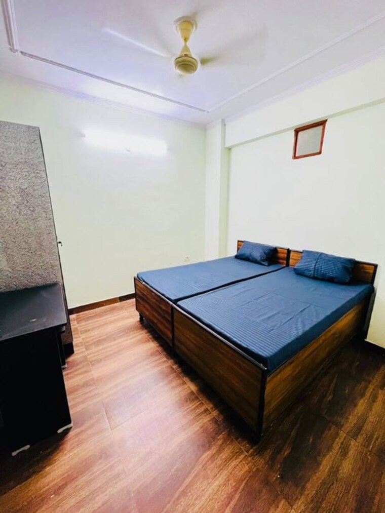 Bedroom, sector 46 3 Bedroom 2520 Sq.Ft. Builder Floor In Sector 46 Noida 9728688