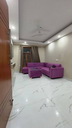 1 BHK + Servant Room Builder Floor For Rent in Chattarpur
