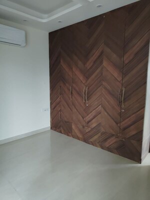 Room in 2 BHK Builder Floor at Sector 51 – for Rent